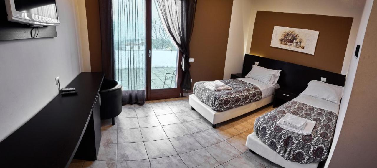 Al Cason Hotell Solesino Exteriör bild