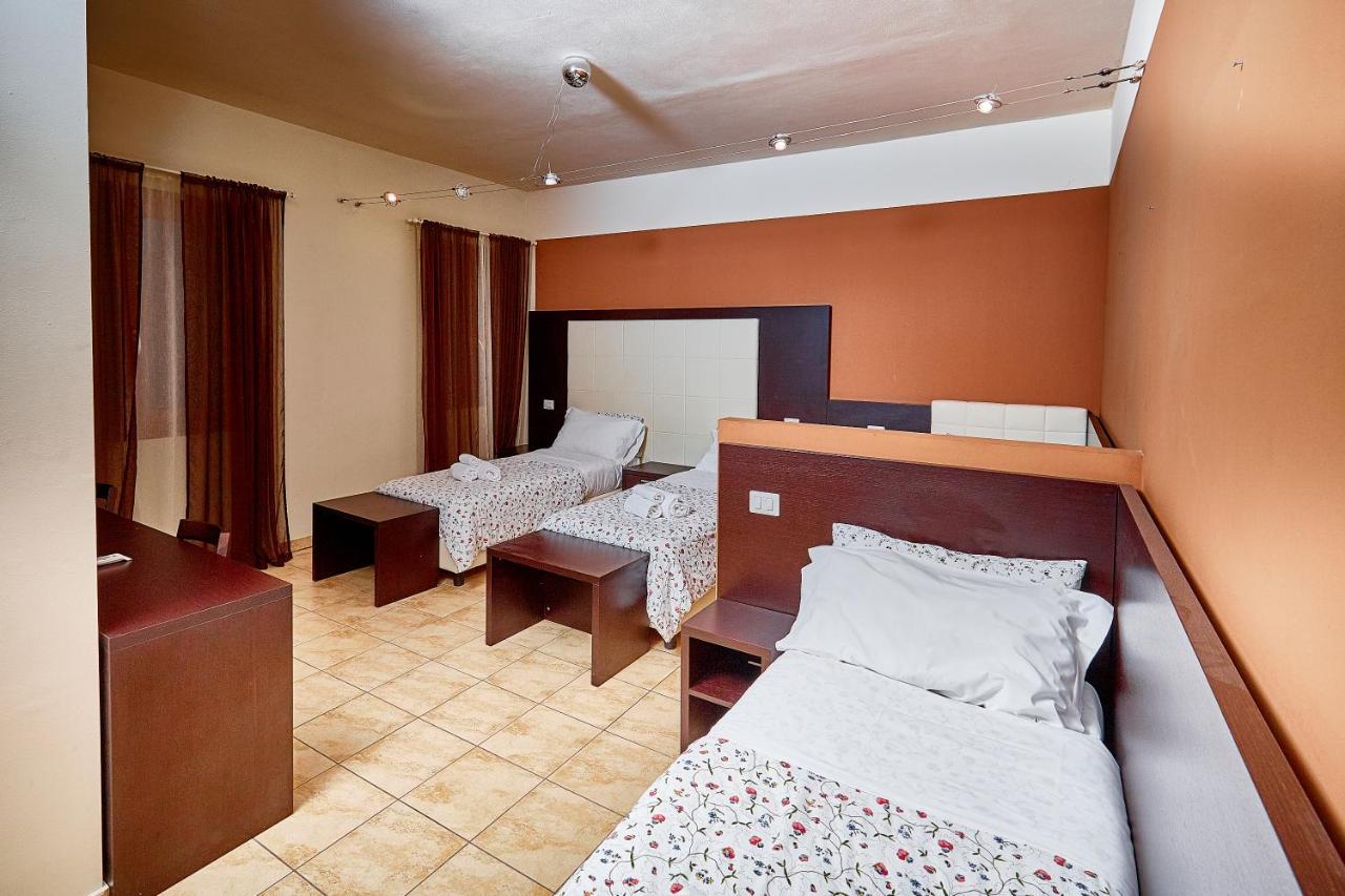 Al Cason Hotell Solesino Exteriör bild